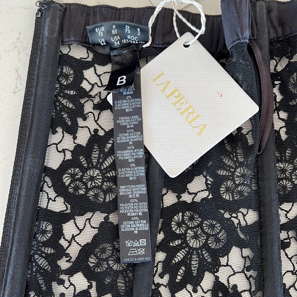 Laperla made in Italy size 34B luxury shape wear - Picture 8 of 16